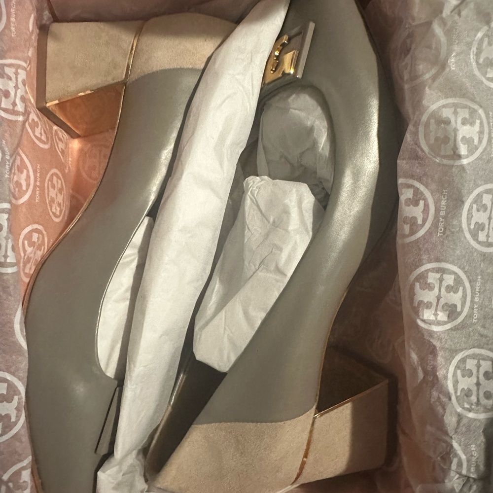 Tory Burch Gray and Gold Heels